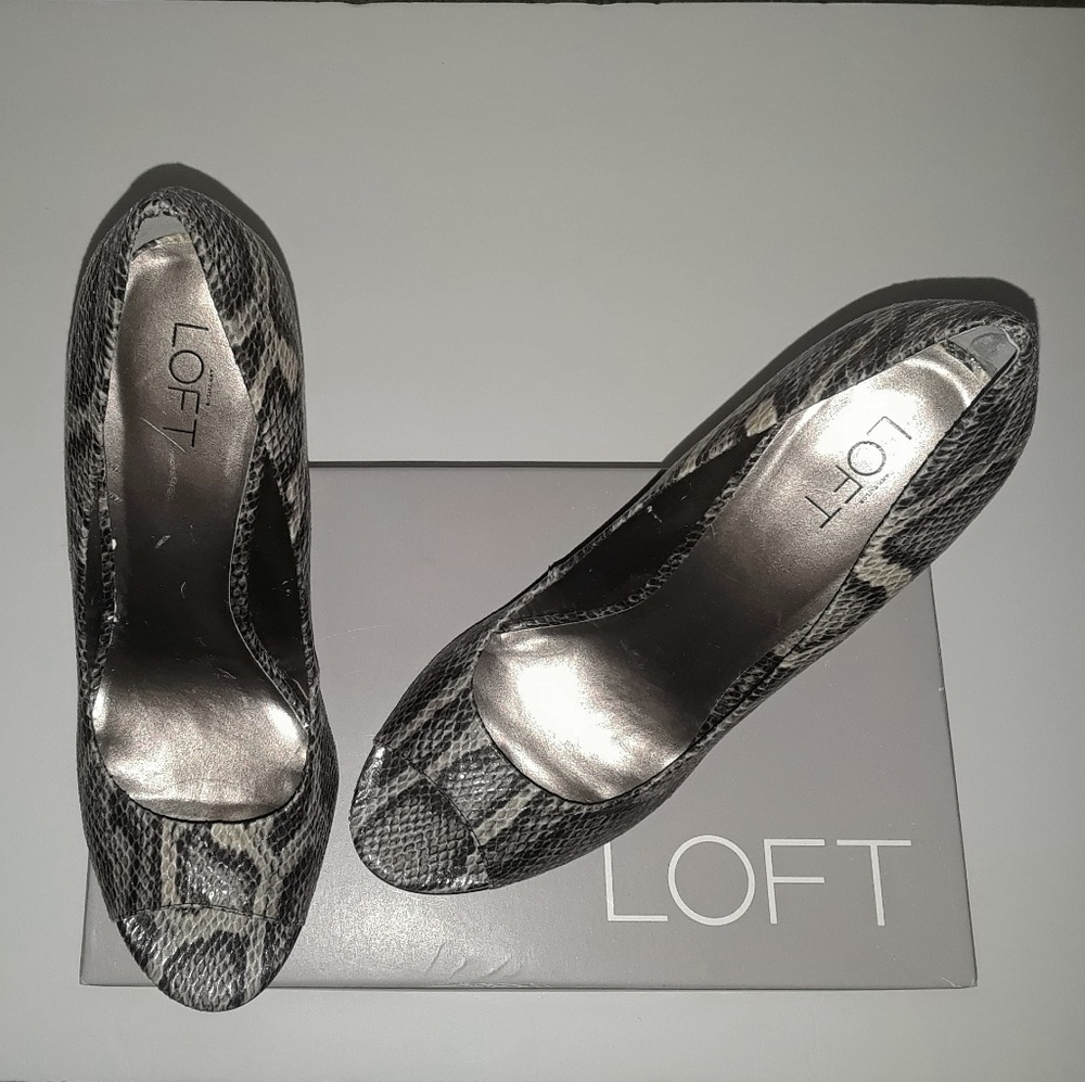 Loft Grey Snake Print Pumps/Heels